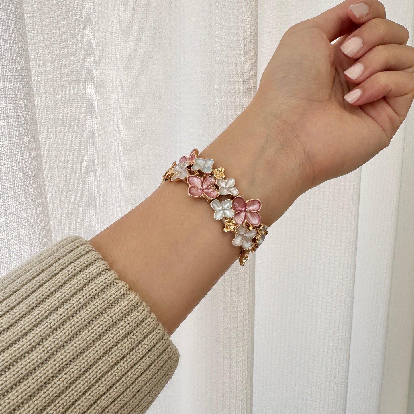 Bloom Apple Watch Bracelet - Pink5
