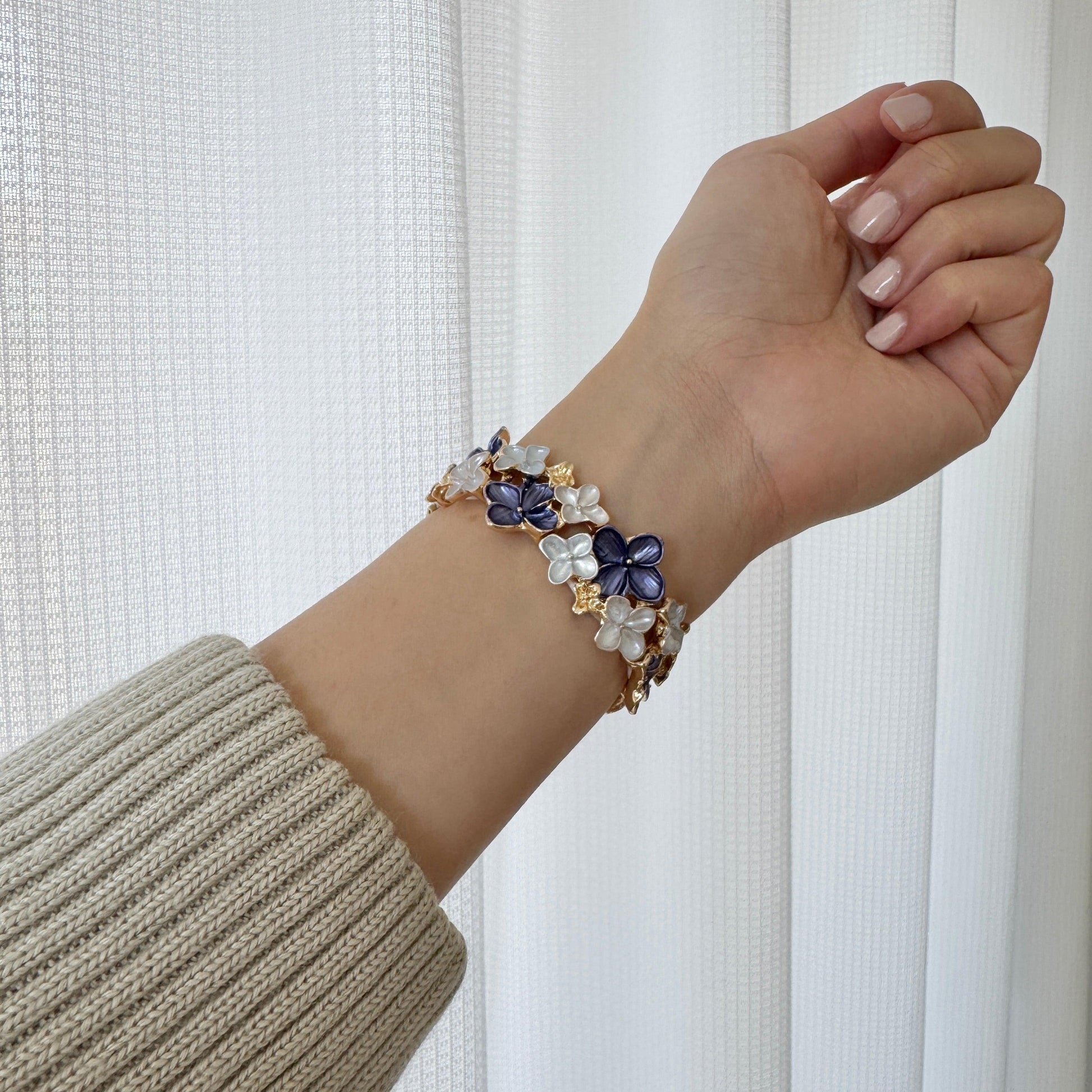 Bloom_Apple_Watch_Bracelet_-_Blue_25 51