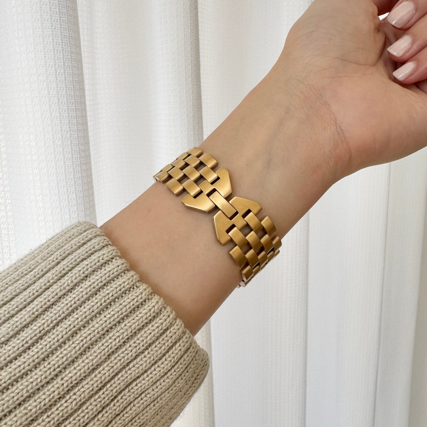 (St-Steel) Entwined Apple Watch Bracelet - Gold