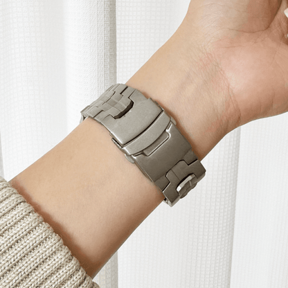 (Titanium) Pure Apple Watch Bracelet - Titanium