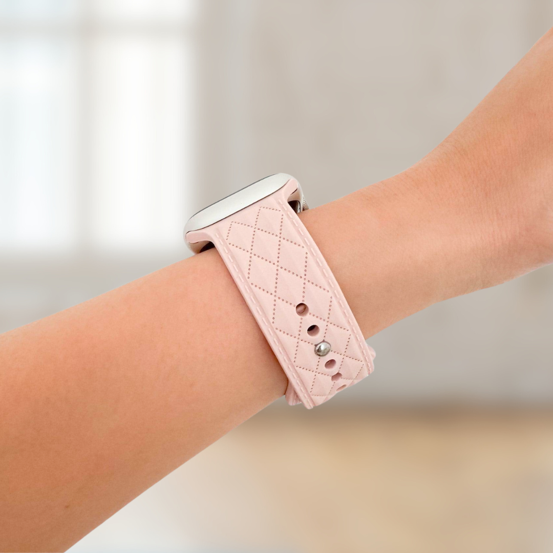 Lattice_Silicone_Apple_Watch_Band_-_Pink 4