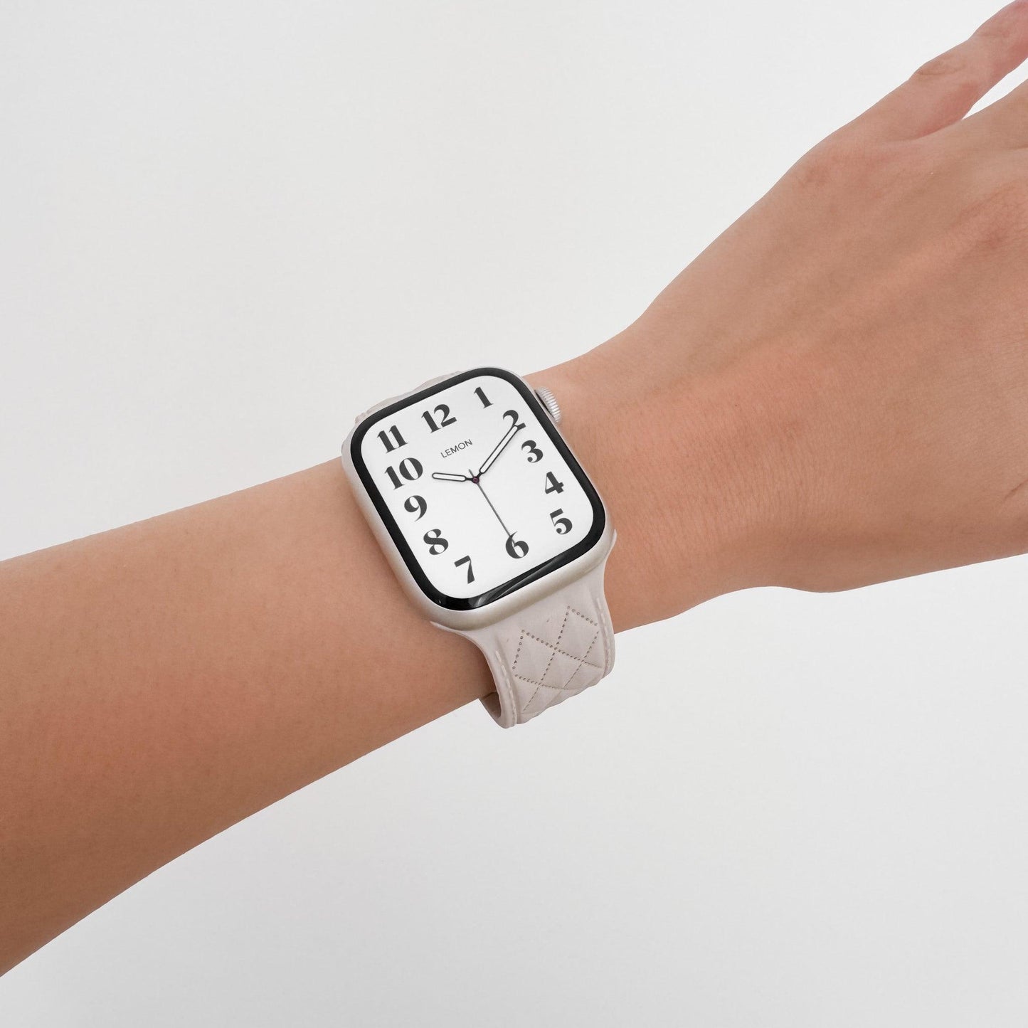 Lattice_Silicone_Apple_Watch_Band_-_Starlight 3