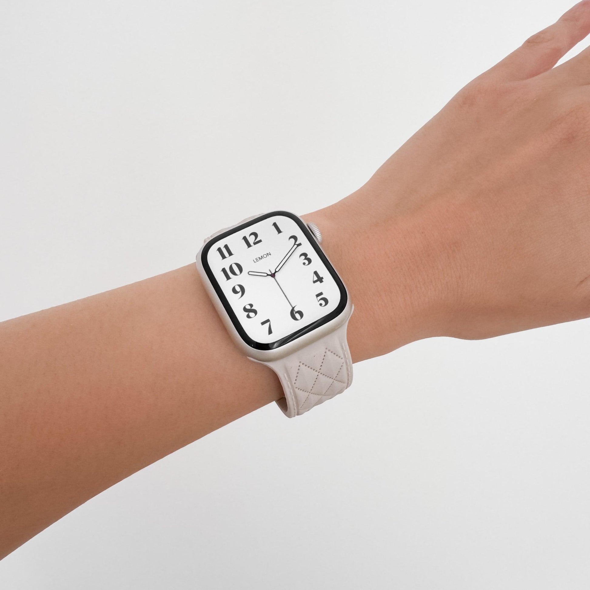 Lattice_Silicone_Apple_Watch_Band_-_Starlight 3