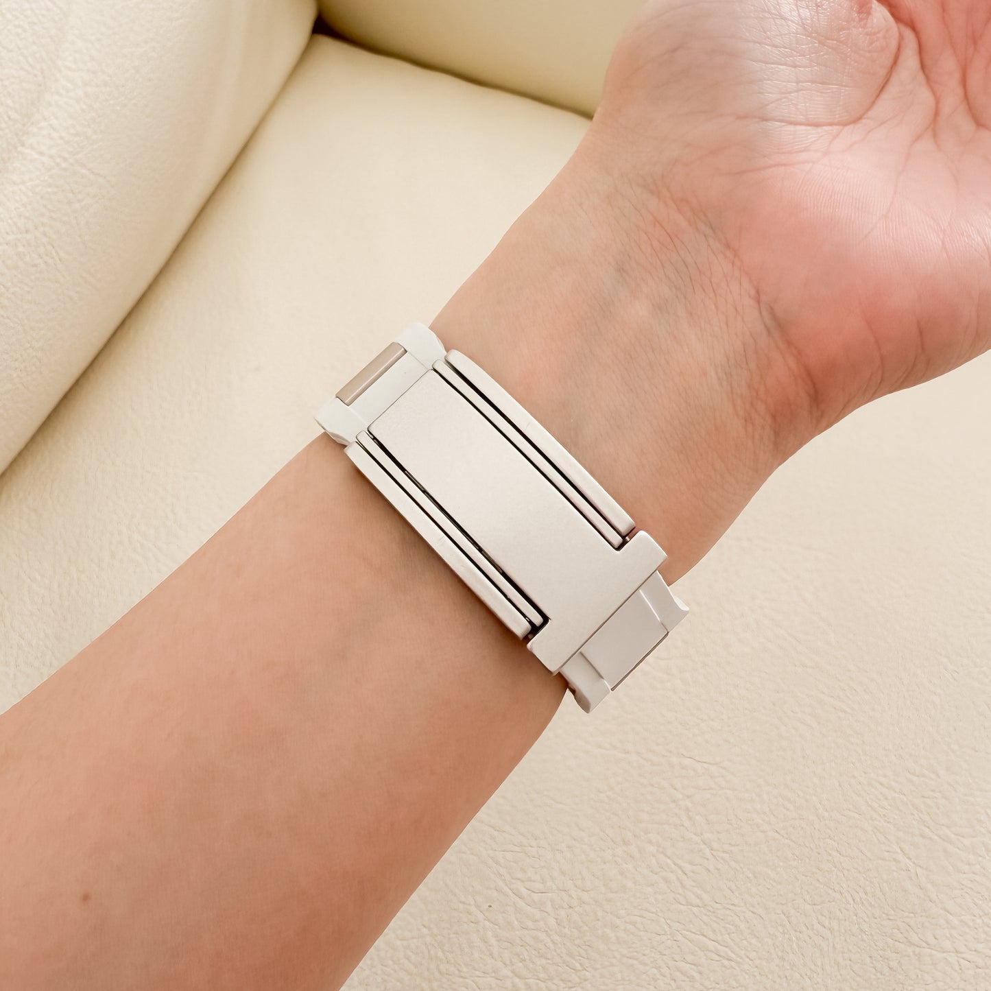 CLASP OF Silicone-Steel Magnetic Apple Watch Strap - Starlight