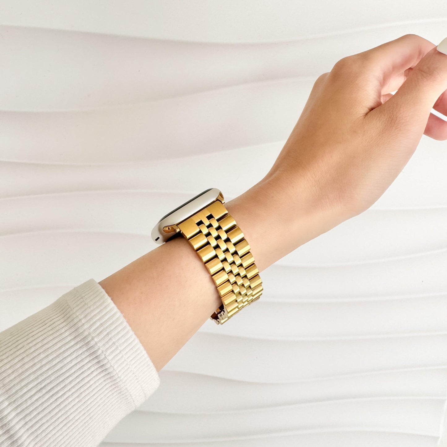 WRIST WITH (St-Steel) Jubilee Apple Watch Strap - Gold 