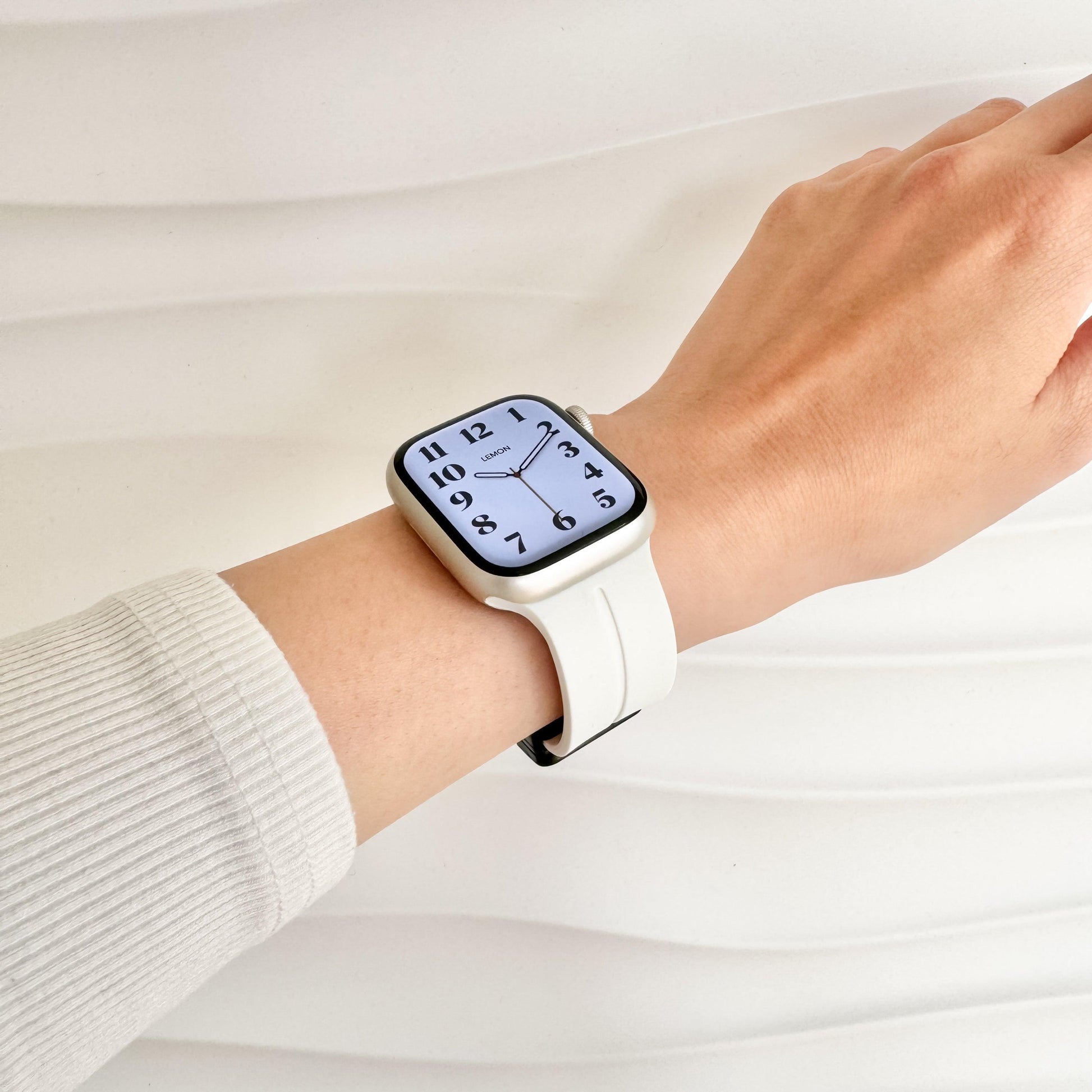 Snap Lock Line Apple Watch Band - White