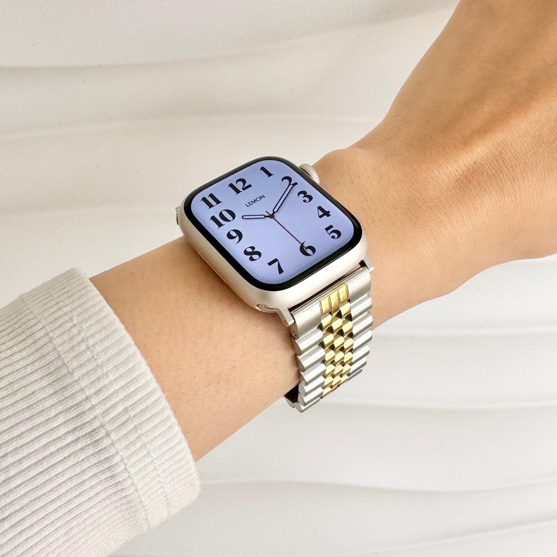 two-tone Jubilee watch band for Apple Watch