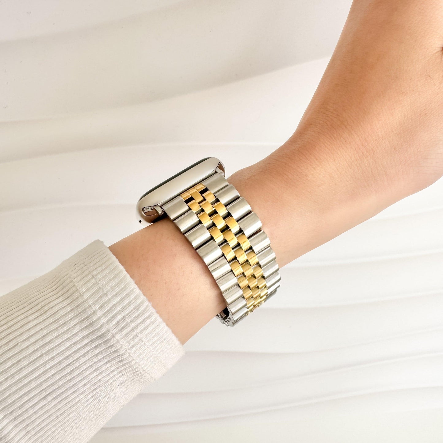 two-tone Jubilee watch band for Apple Watch3